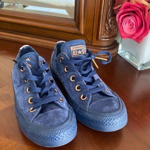 Converse shoes size 5